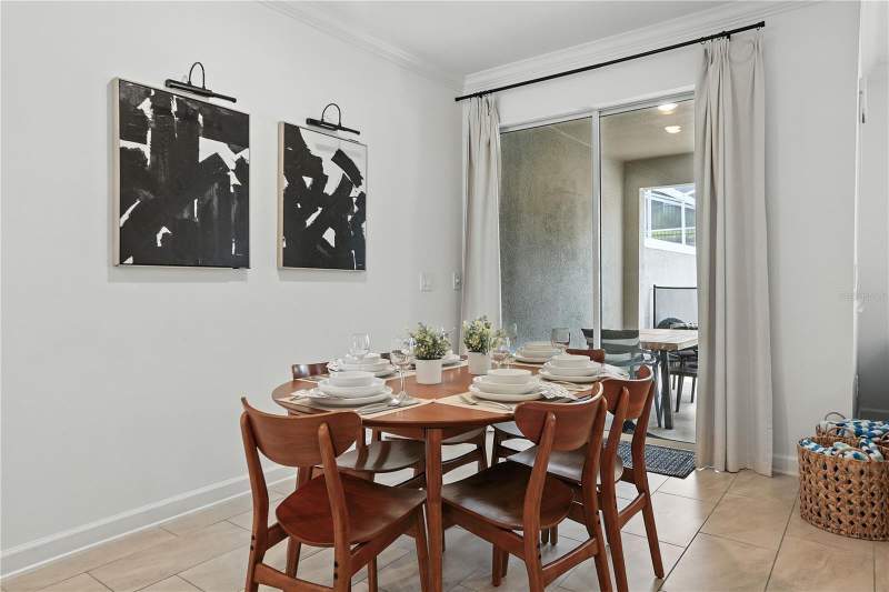 4 bedroom Townhouse at 1156 Kingsbarn Street, Stoneybrook South North, Davenport — photo 4