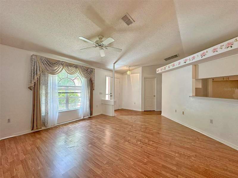 3 bedroom Single Family Residence at 8421 Peoria Street, Spring Hill, Spring Hill — photo 5