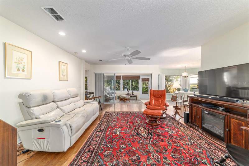 2 bedroom Single Family Residence at 9686 SW 92nd Place Road, On Top Of The World - Providence, Ocala — photo 4