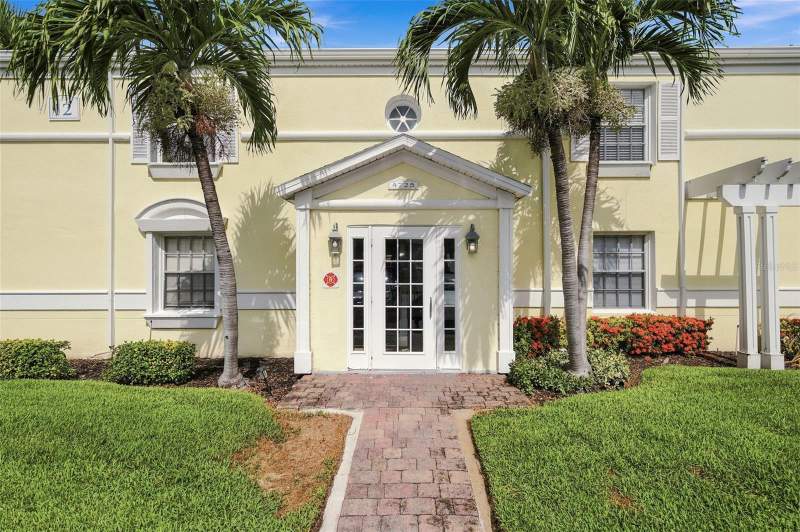 1 bedroom Condominium at 4725 Coquina Key Drive #D, Waterside At Coquina Key South, St Petersburg — photo 2