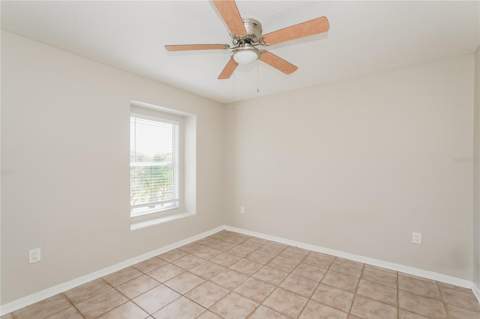 12125 Fox Bloom Avenue, Gibsonton FL - photo 7 of 15