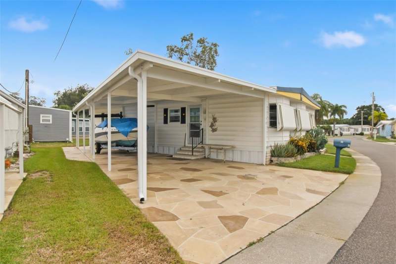 2 bedroom Manufactured Home at 70 Schooner Drive #70, Palm Harbor, Palm Harbor — photo 2