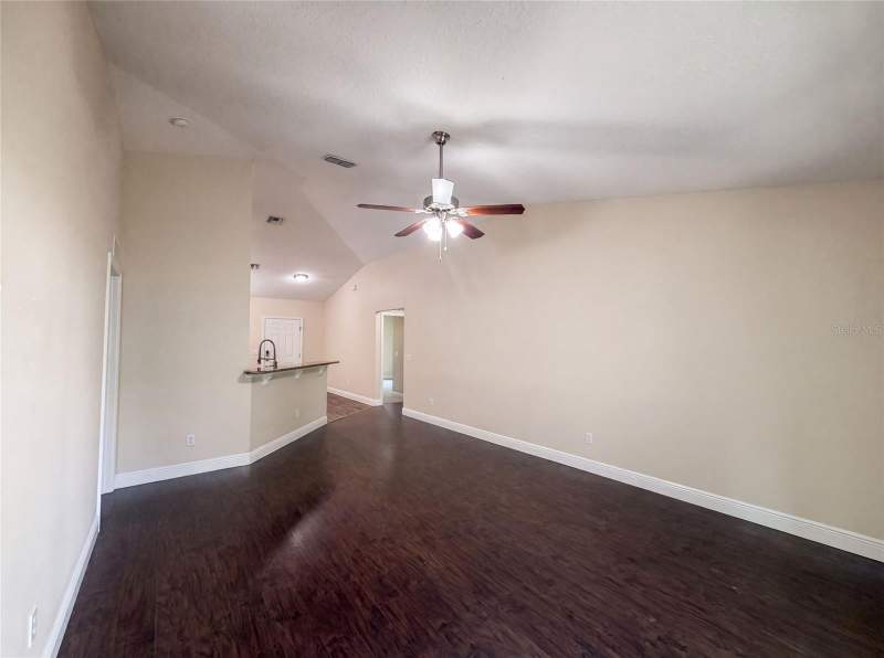 3 bedroom Single Family Residence at 33137 Irongate Drive, Stonegate At Silver Lake Sub, Leesburg — photo 3