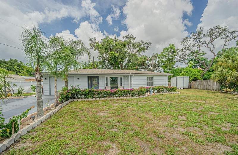 3 bedroom Single Family Residence at 3731 Latimer Street, Beacon Hills, New Port Richey — photo 1