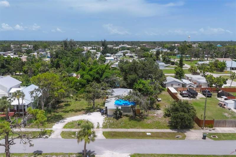 3 bedroom Single Family Residence at 275 S Mango Street, Palm Grove In Englewood, Englewood — photo 5