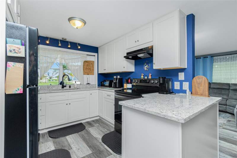 2 bedroom Manufactured Home at 1520 Blue Heron Drive, Holiday Mob Estates 3rd Add, Englewood — photo 5