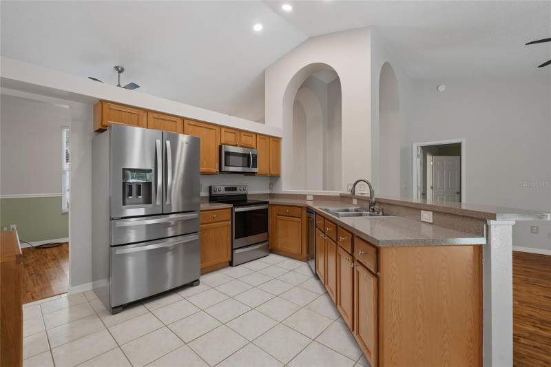4 bedroom Single Family Residence at 1362 Twin Rivers Boulevard, Riverside At Twin Rivers, Oviedo — photo 3