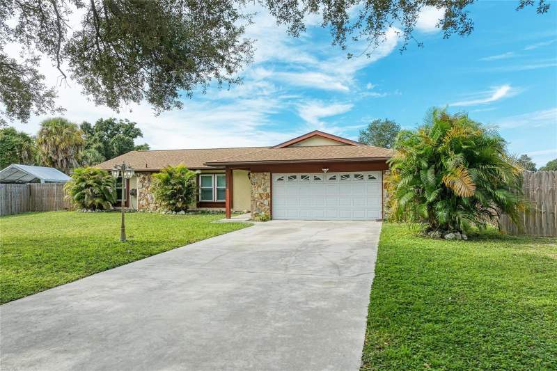 3 bedroom Single Family Residence at 2219 Lockwood Meadows Circle, Lockwood Meadows, Sarasota — photo 2