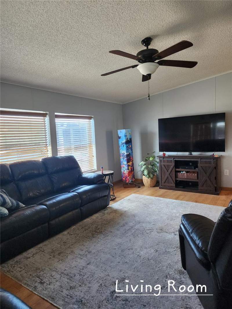 2 bedroom Manufactured Home at 1001 Starkey Road #758, Paradise Island Co-Op Inc, Largo — photo 3