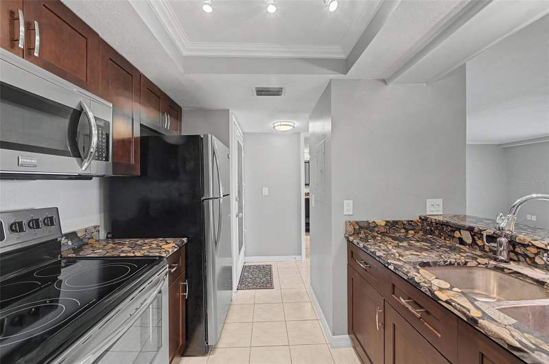 1 bedroom Condominium at 2618 Cove Cay Drive #505, Cove Cay 26-18 Village I, Clearwater — photo 5