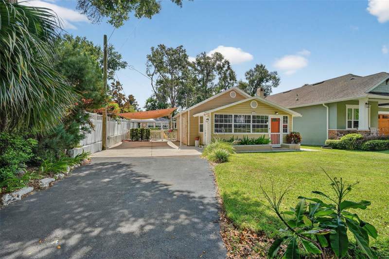 4 bedroom Single Family Residence at 418 E 10th Avenue, Mount Dora Dickerman Sub, Mount Dora — photo 2