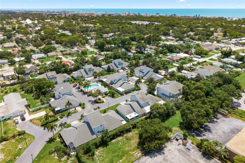 2 bedroom Villa at 11722 CURRIE LANE #F1, CARIBBEAN COVE, LARGO — photo 2