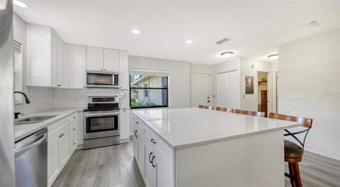510 Oak Hill Circle #9, Sarasota FL - photo 6 of 6