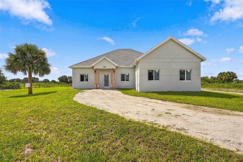 4 bedroom Single Family Residence at 15306 NW 270th Street, Southern Colonization Co, Okeechobee — photo 2