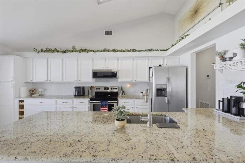3 bedroom Single Family Residence at 13 Burnham Lane, Palm Coast Sec 35, Palm Coast — photo 4