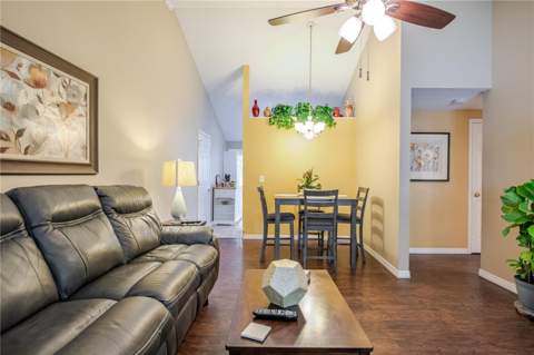 10118 Hunters Point Court, Tampa FL - photo 8 of 38