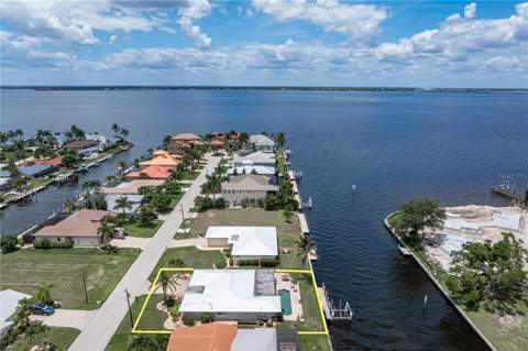 2211 Palm Tree Drive, Punta Gorda FL - photo 9 of 60