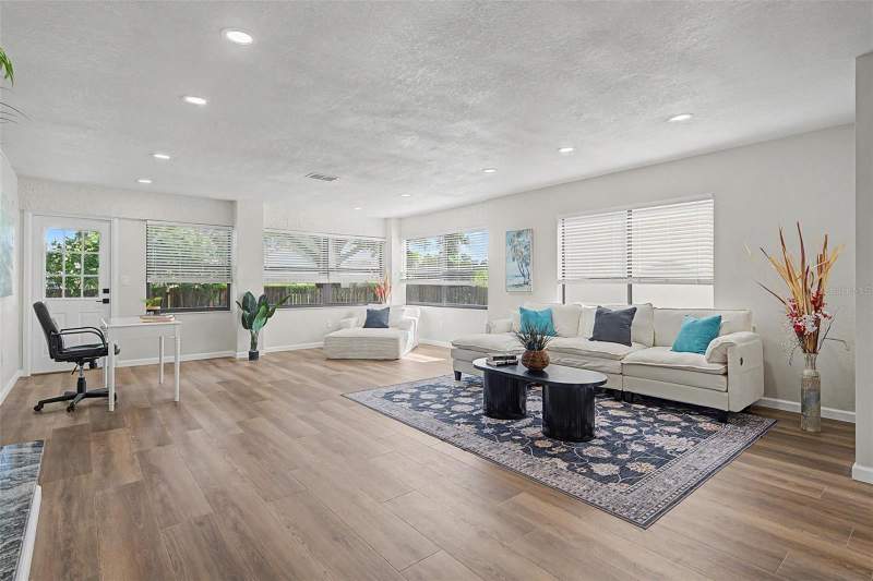 2 bedroom Single Family Residence at 2218 Bay Berry Lane, Village On The Green, Clearwater — photo 4