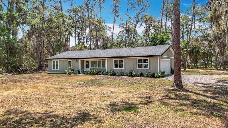3 bedroom Single Family Residence at 7374 Circle Drive, Big Pine Island Sub, Lady Lake — photo 2