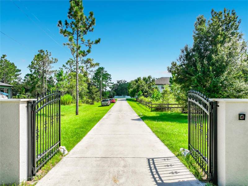7 bedroom Single Family Residence at 19504 Robertson Street, Cape Orlando Estates, Orlando — photo 3