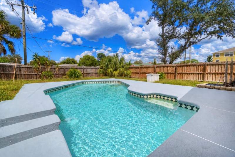 3 bedroom Single Family Residence at 208 Flamingo Dr, Apollo Beach Unit 1 Pt 2, Apollo Beach — photo 4