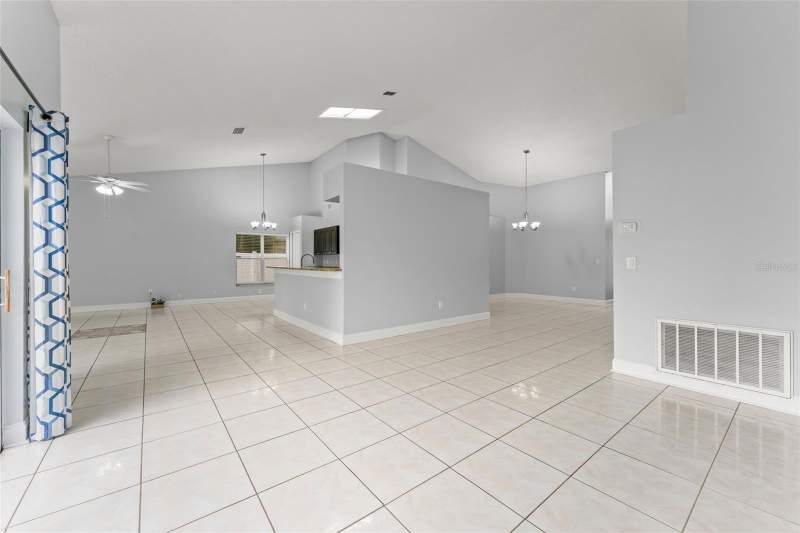 5 bedroom Single Family Residence at 632 Herons Nest Court, Heron Cove, Orlando — photo 5