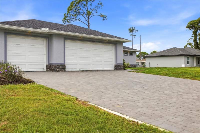 4 bedroom Single Family Residence at 1024 NE 33rd Lane, Cape Coral, Cape Coral — photo 5