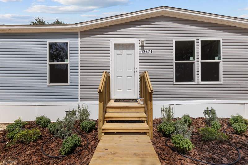 4 bedroom Manufactured Home at 12371 NE 82nd Place, University Estates, Bronson — photo 2