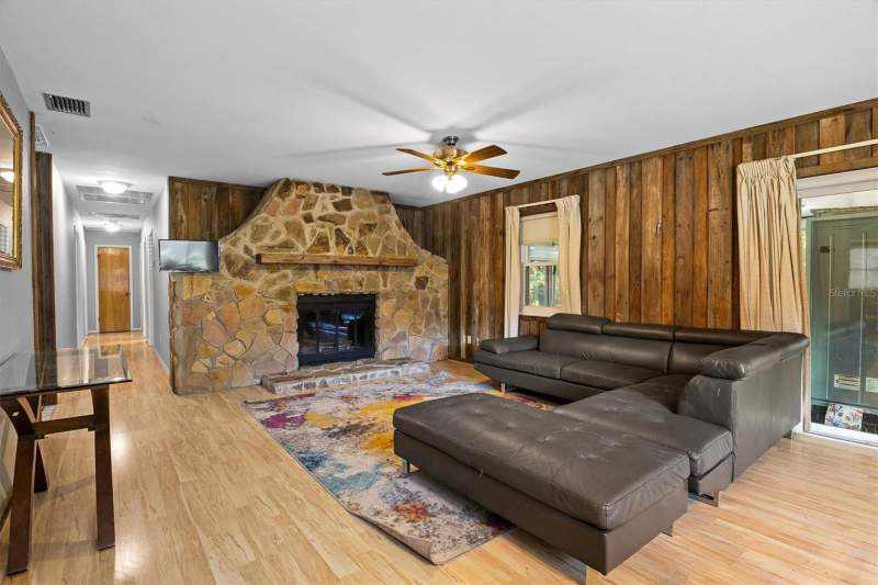 4 bedroom Single Family Residence at 105 South Court, North Pointe, Auburndale — photo 4