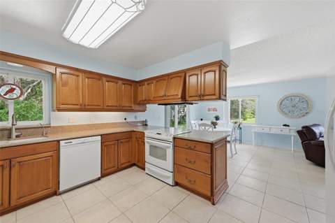 1803 New Bedford Drive, Sun City Center FL - photo 16 of 47