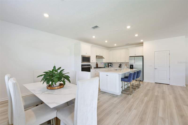 5 bedroom Single Family Residence at 3070 Forest Meadow Avenue, Valri Forest Ph 1 & 2, Valrico — photo 2