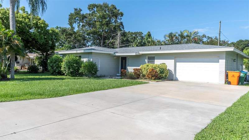 Boca Ciega Ridge