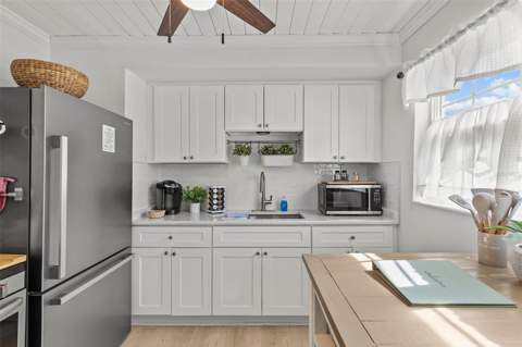 550 80th Avenue, St Pete Beach FL - photo 9 of 33