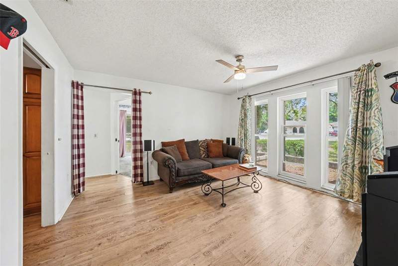 3 bedroom Single Family Residence at 8251 Earlshire Lane, Spring Hill Un 6, Spring Hill — photo 4