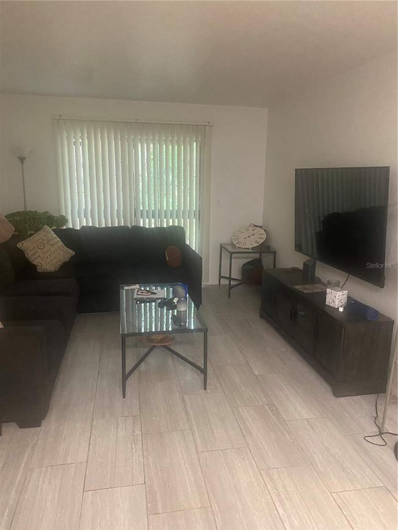 1 bedroom Condominium at 1015 SW 9th Street #C-2, Tumblin Creek Condominium, Gainesville — photo 3
