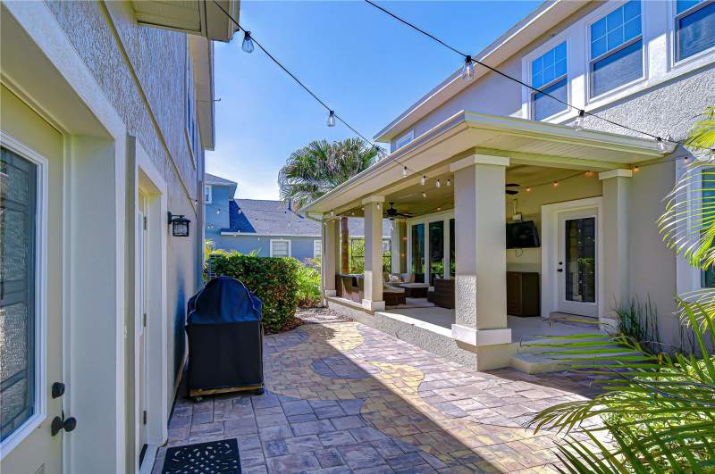 5 bedroom Single Family Residence at 6135 Churchside Drive, Fishhawk Ranch, Lithia — photo 3