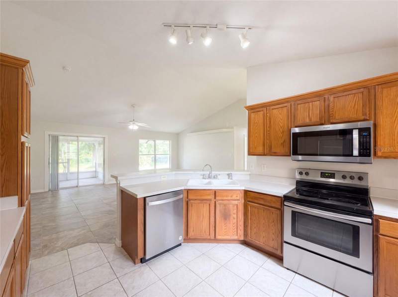 3 bedroom Single Family Residence at 314 Dupont Circle, Howey, Howey In The Hills — photo 4