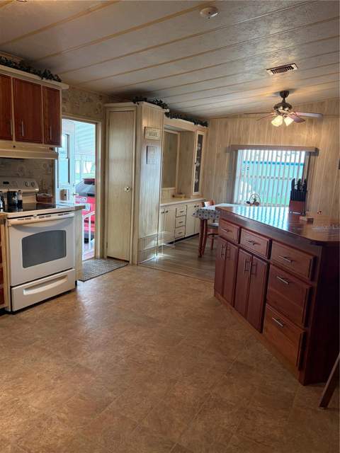193 E Sweet Circle, Winter Haven FL - photo 11 of 19