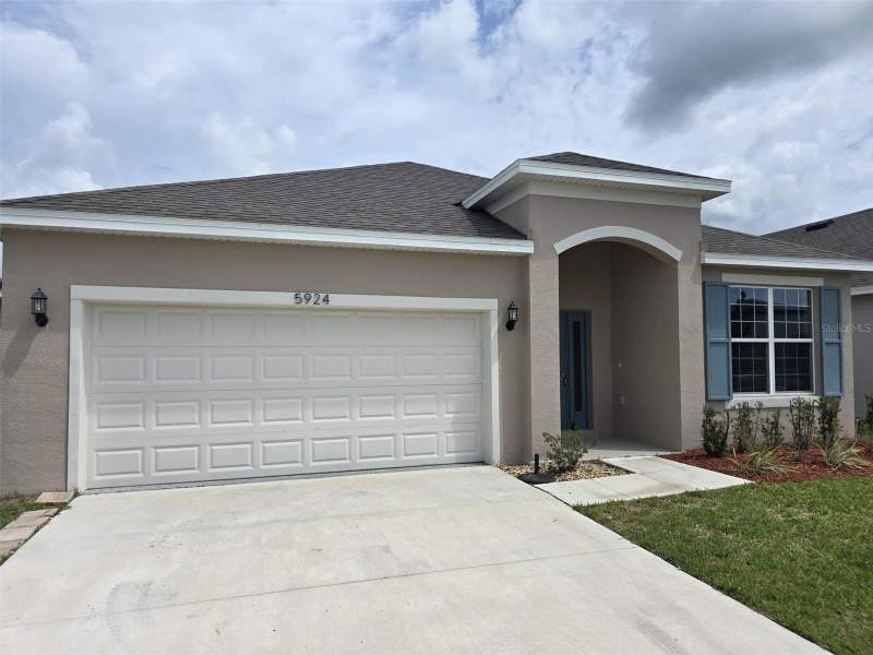 4 bedroom Single Family Residence at 5924 Catamaran Avenue, Hammock Reserve, Haines City — photo 2