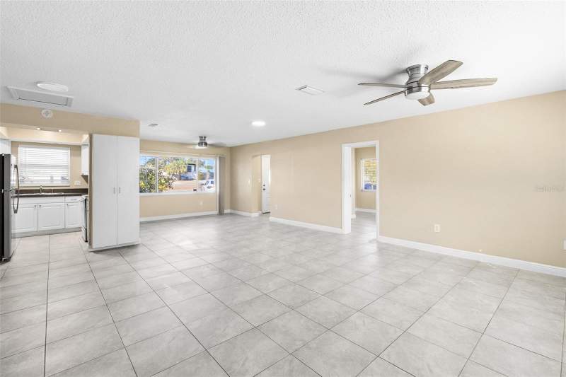 3 bedroom Single Family Residence at 6098 22ND AVENUE, GARDEN MANOR SEC 3 BLK 4 PT REP, ST PETERSBURG — photo 4
