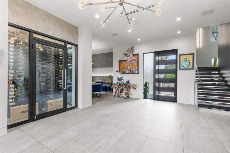6 bedroom Single Family Residence at 5131 W Neptune Way, Beach Park, Tampa — photo 4