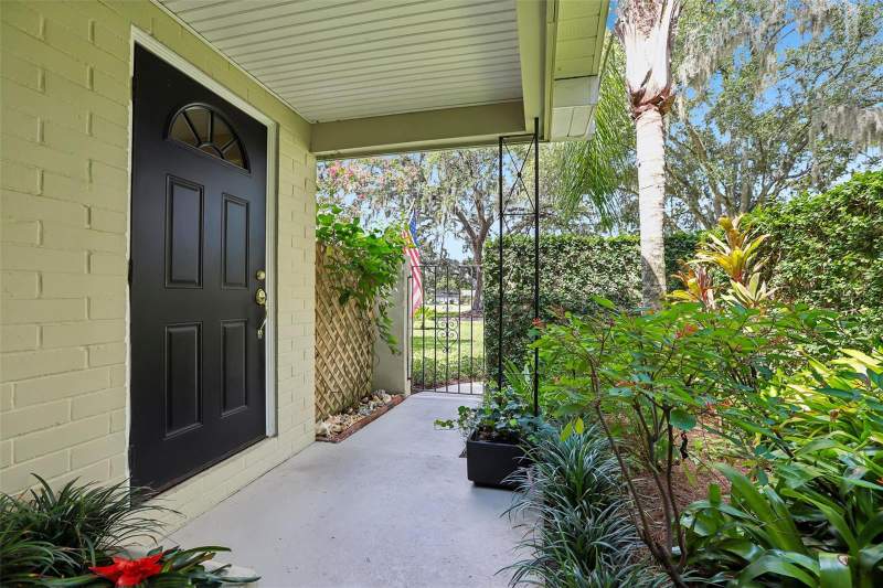 4 bedroom Single Family Residence at 204 S Burlingame Avenue, Temple Terrace Estates Sec 22, Temple Terrace — photo 5