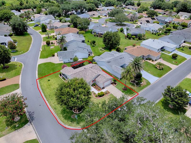2 bedroom Single Family Residence at 1070 Berkshire Place, The Villages, The Villages — photo 4