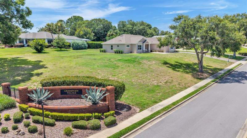 5 bedroom Single Family Residence at 5701 Crestview Drive, Harbor Hills Unit 01, Lady Lake — photo 2