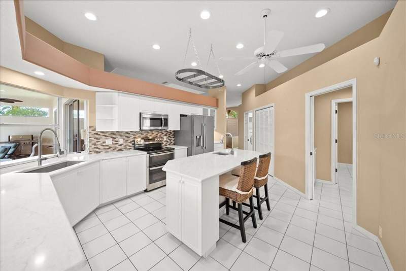 3 bedroom Single Family Residence at 4321 Presidential Avenue Circle, Peridia Unit Three, Bradenton — photo 3