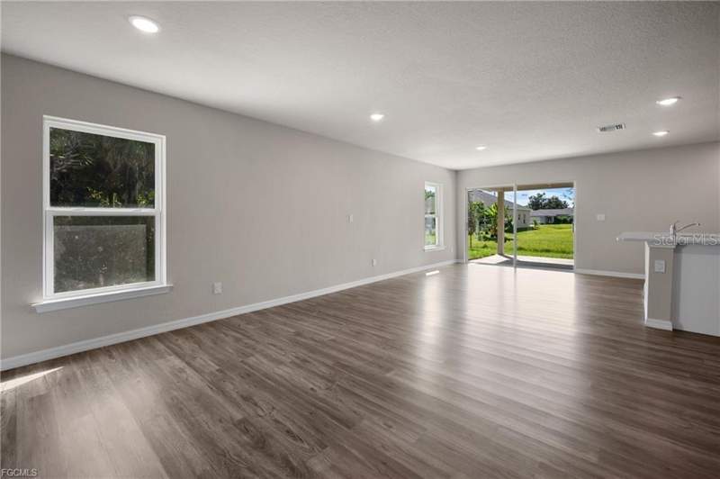 4 bedroom Single Family Residence at 2944 Belleville Terrace, Port Charlotte Sub 19, North Port — photo 5