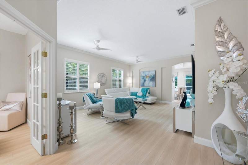 3 bedroom Single Family Residence at 68 Tall Trees Court, Oak Court Ph 2A And 2B, Sarasota — photo 4