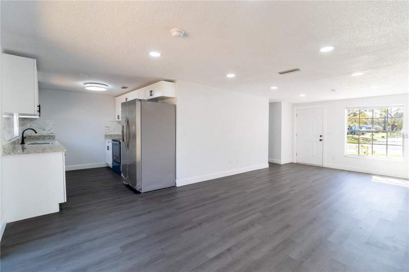 4 bedroom Single Family Residence at 3432 Danny Bryan Boulevard, Sugarcreek Sub Unit, Tampa — photo 4