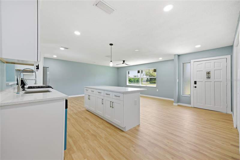 3 bedroom Single Family Residence at 5920 Denver Street, Shore Acres Denver St Rep Bayou Grande Sec, St Petersburg — photo 5