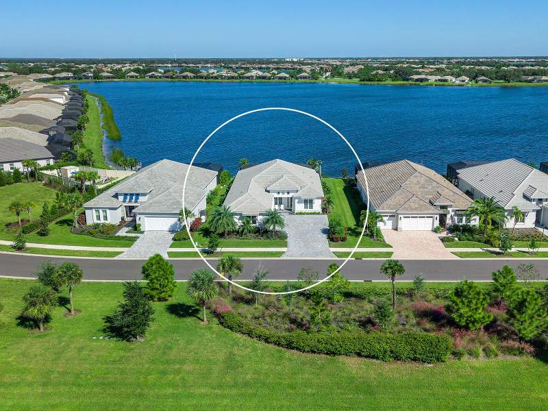 3 bedroom Single Family Residence at 7959 Waterbend Trail, Lakehouse Cove At Waterside, Sarasota — photo 3